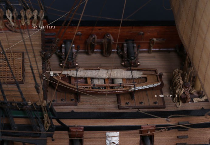 Палуба на макете корабля