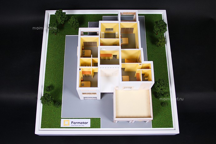 Model of villa with removable roof